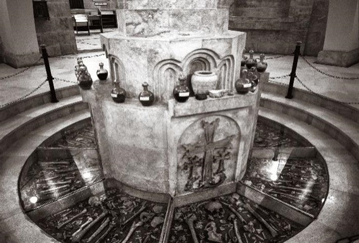 BONE MEMORY: Armenian Pilgrimages to the Killing Fields of Dayr al-Zur ...